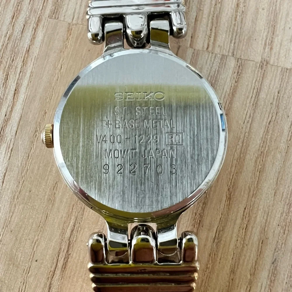 Seiko ladies two-tone dress bracelet watch NEW BATTERY